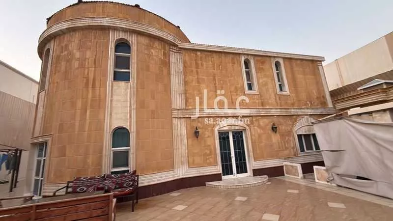 فيلا 8 غرف في العقربية 1