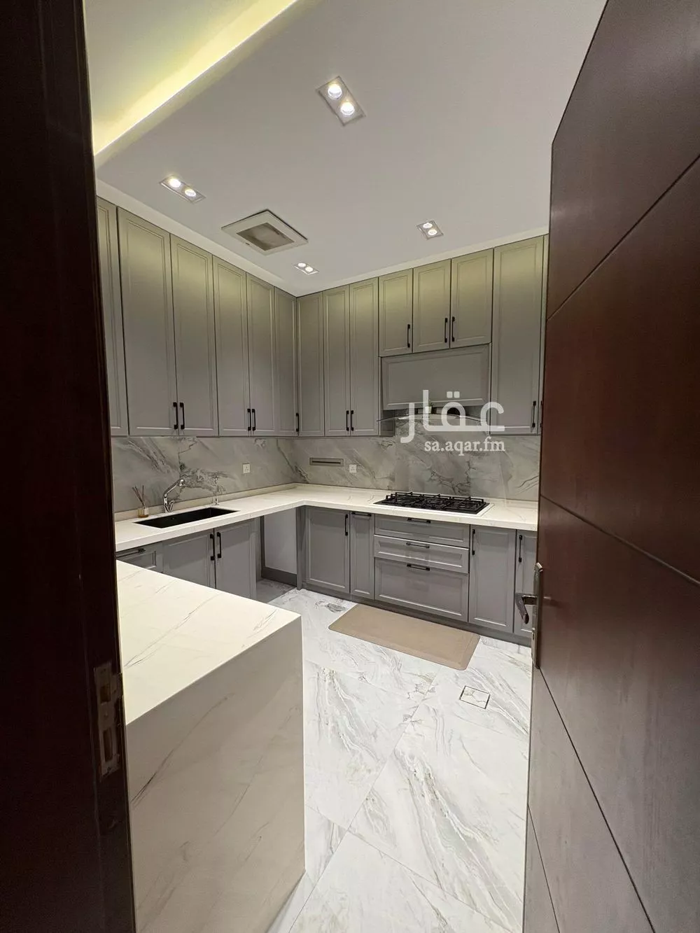 شقة 5 غرف في الورود 2