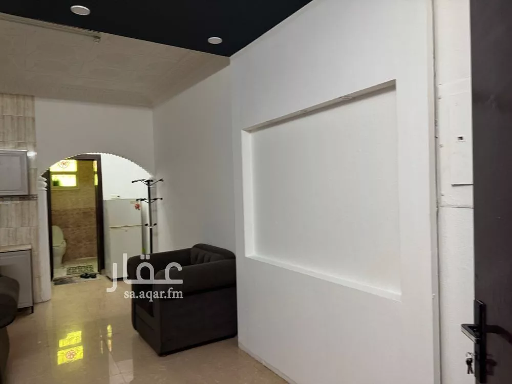 عمارة 749 م² في العريجاء 5