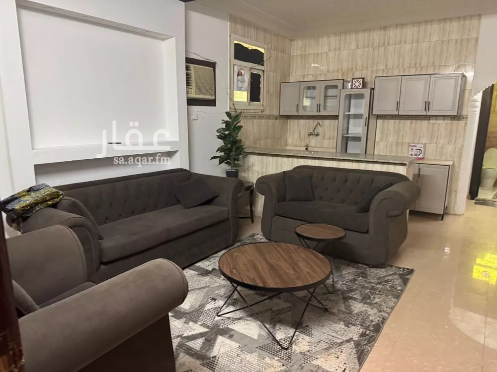 عمارة 749 م² في العريجاء 4