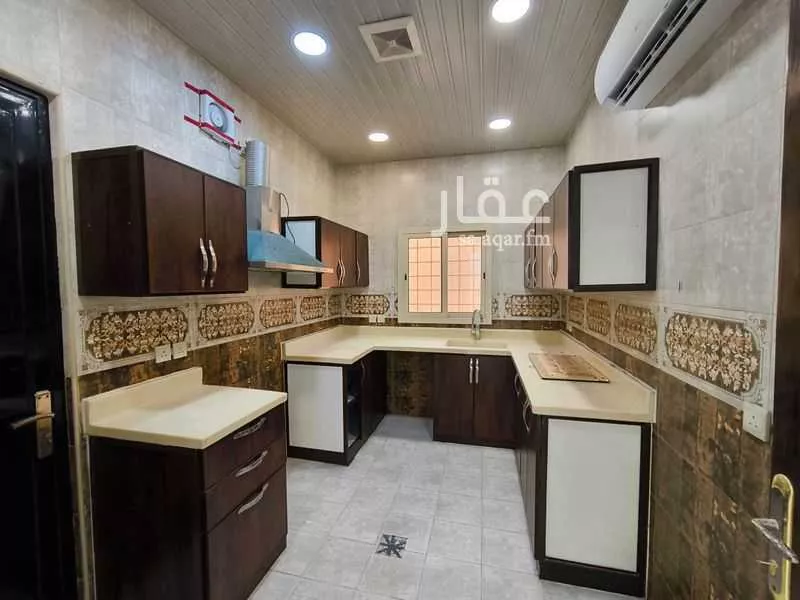 9 bedroom villa in Ash Shulah 4