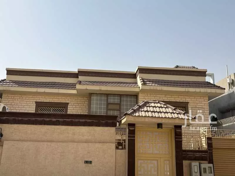 فيلا 5 غرف في العليا 4