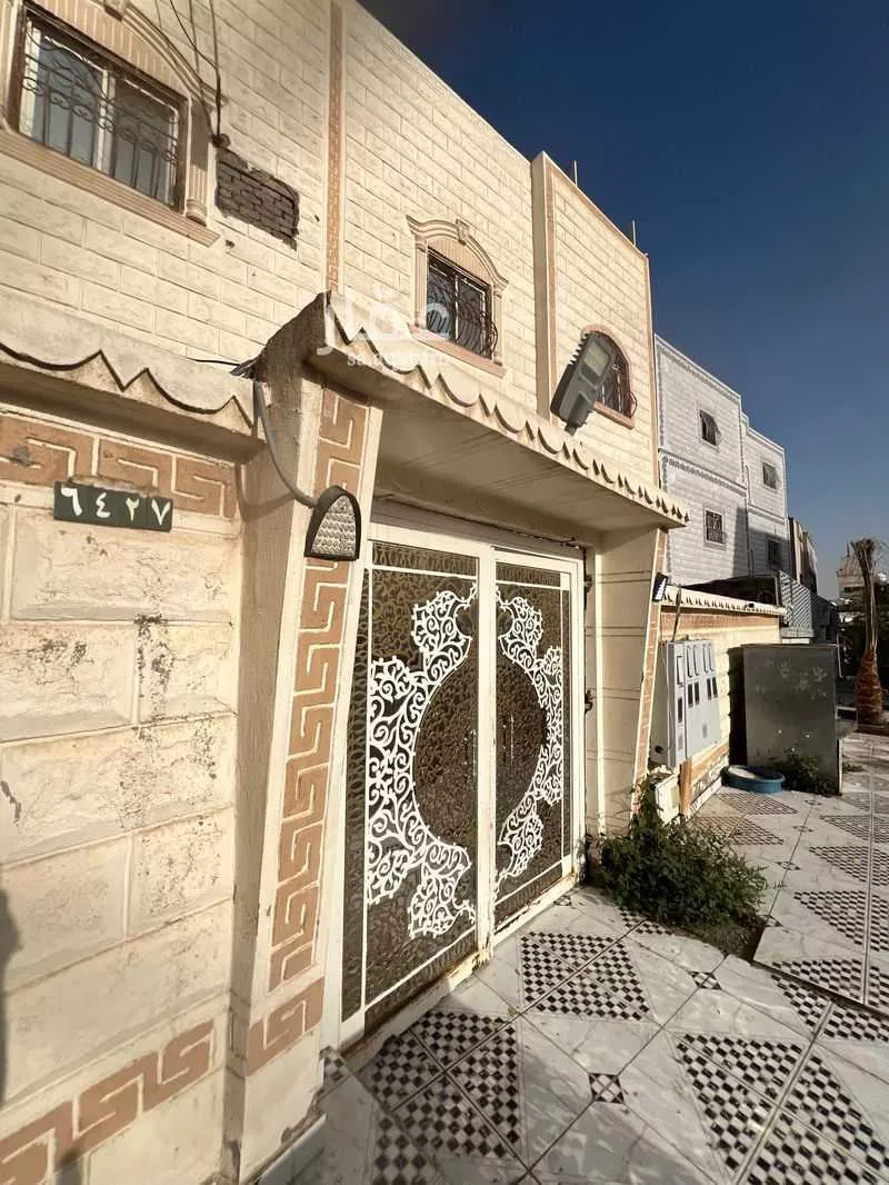 عمارة 387 م² في القلعة 1