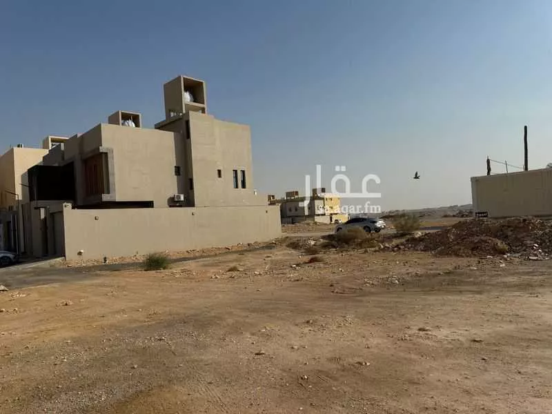 land in Tuwaiq, Riyadh 7