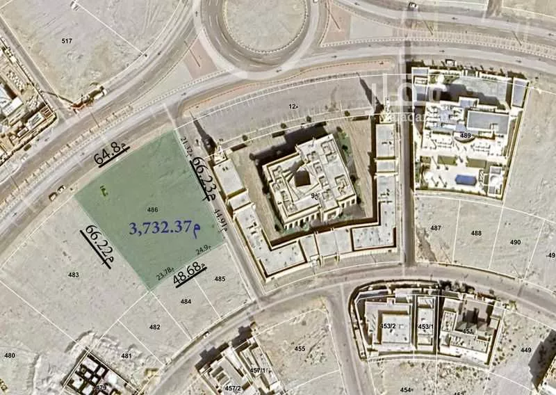 أرض 3732 م² في البحر