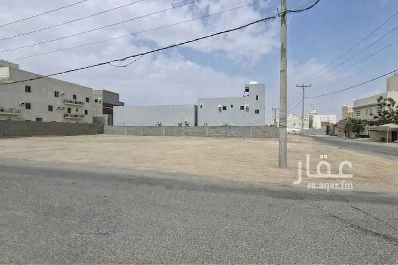 أرض 900 م² في القرينة