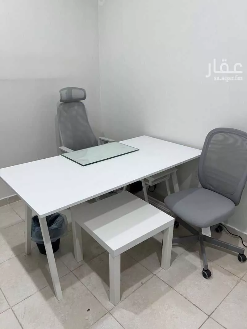 مكتب 1225 م² في العريجاء