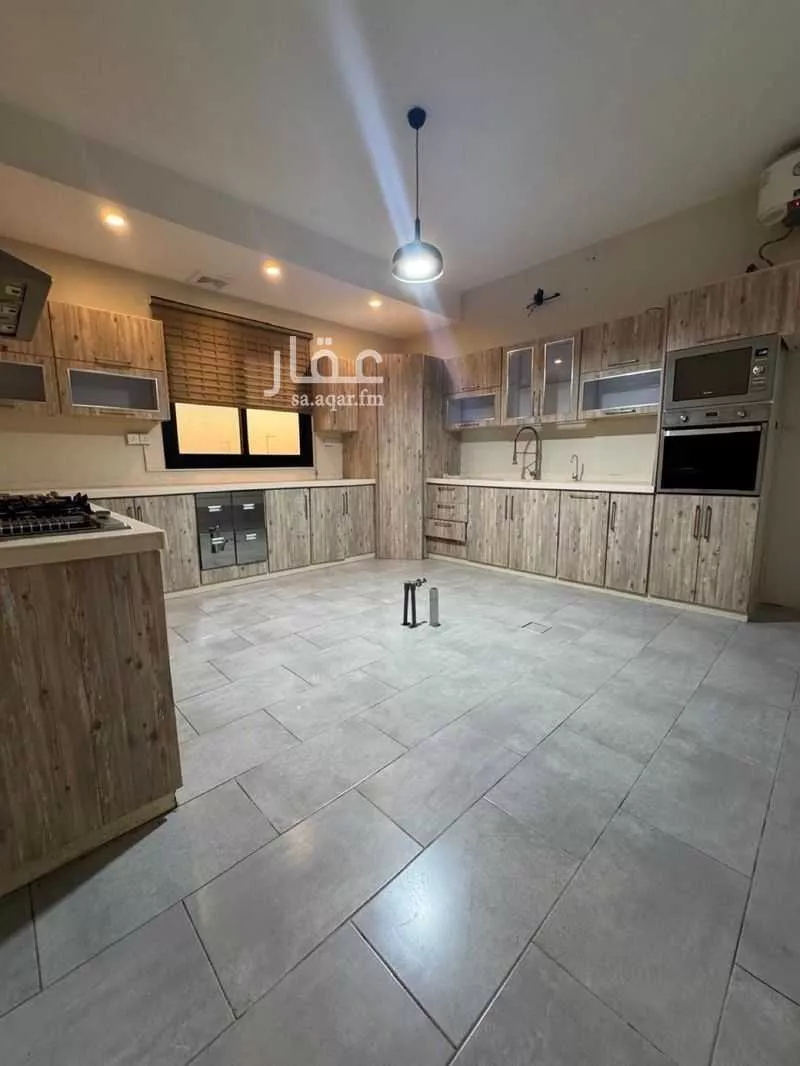 فيلا 6 غرف في الزمرد 3