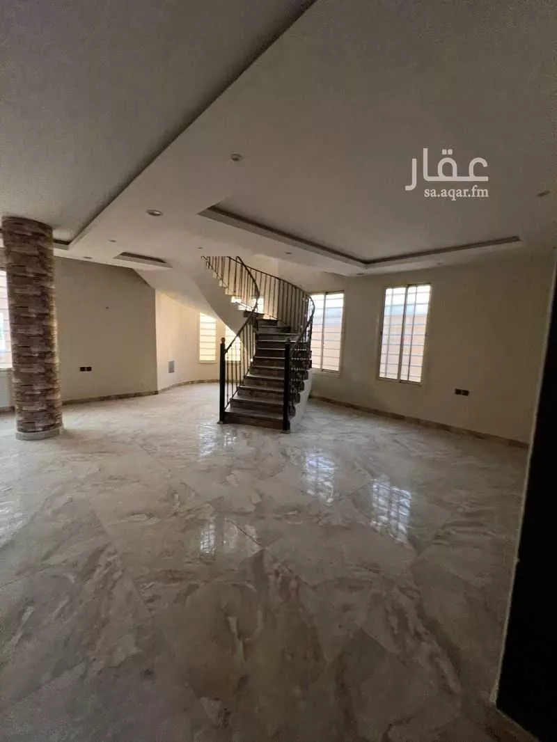 فيلا 7 غرف في العارض 3