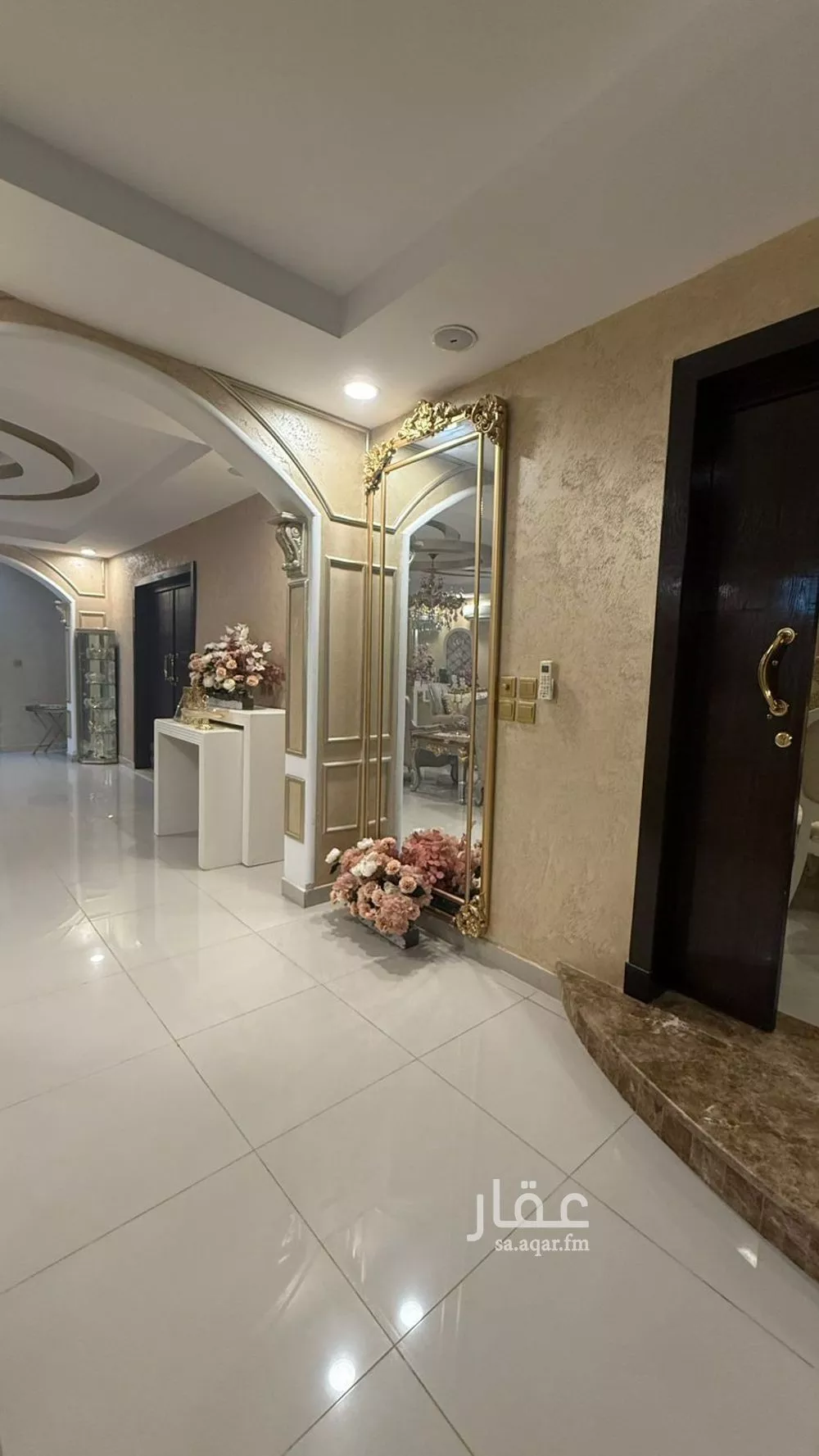 فيلا 8 غرف في الشراع 4