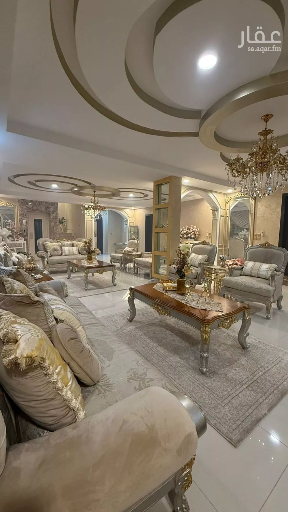 فيلا 8 غرف في الشراع 3