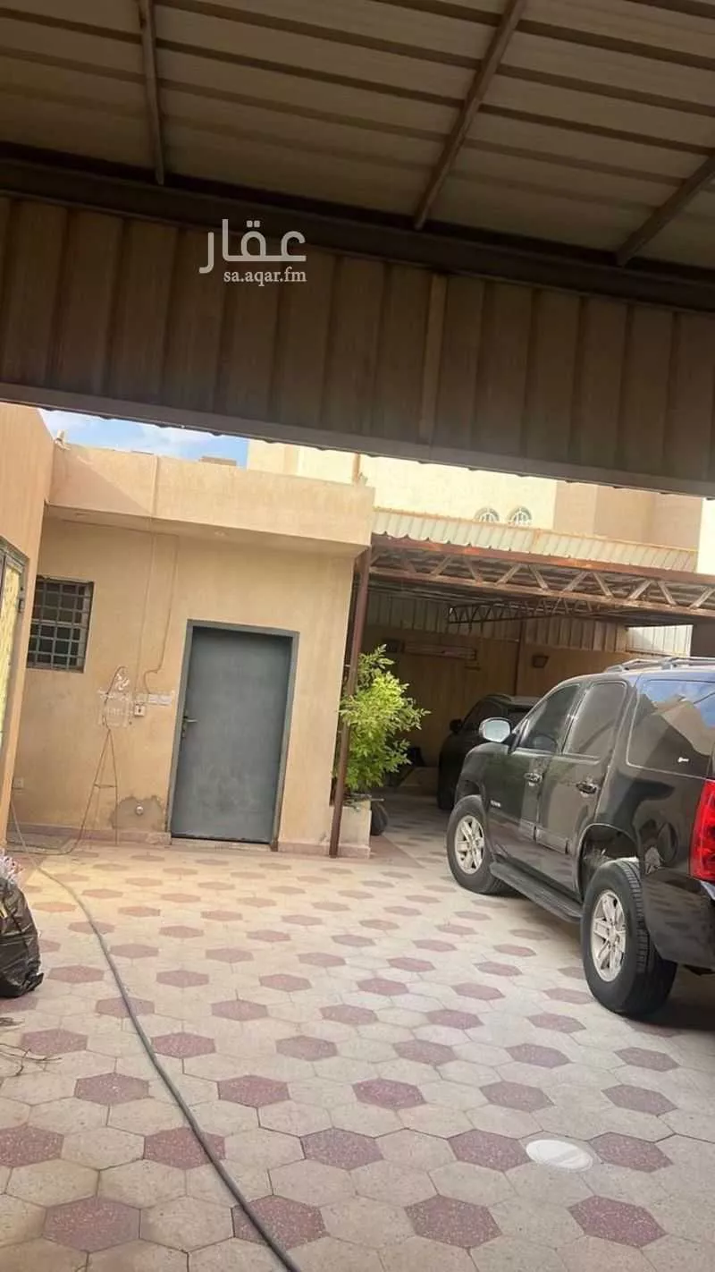 7 bedroom villa in Al Zahrah 1