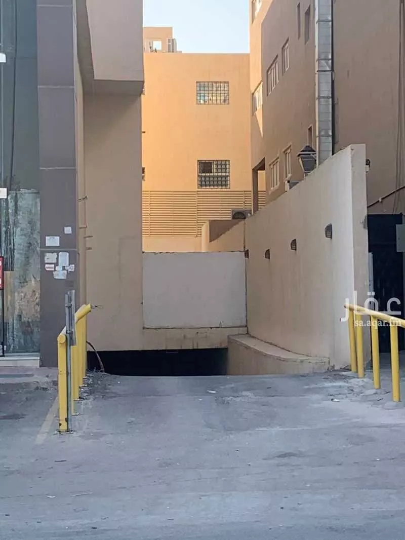 عمارة 1125 م² في الحمراء 5