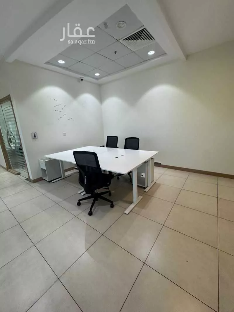 مكتب 229 م² في الشاطئ 3