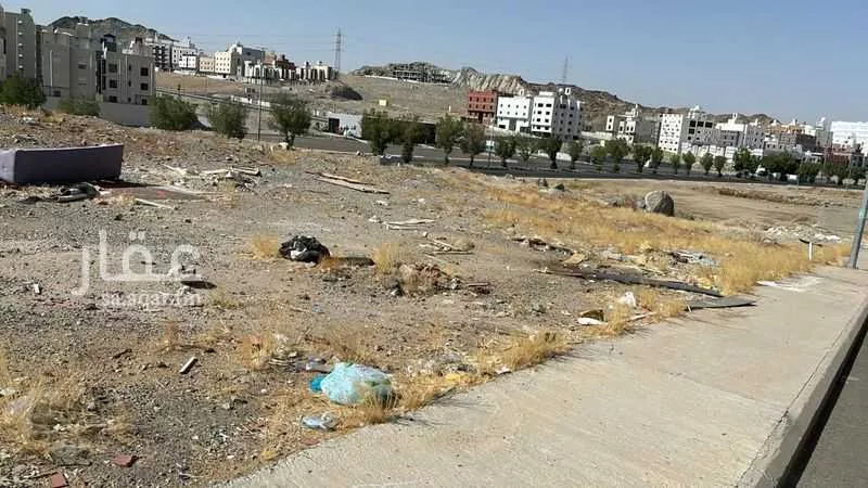 أرض 625 م² في البحيرات 5