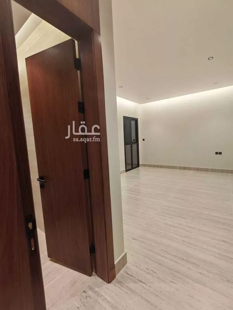 5 bedroom villa in Al Aridh, Riyadh 13
