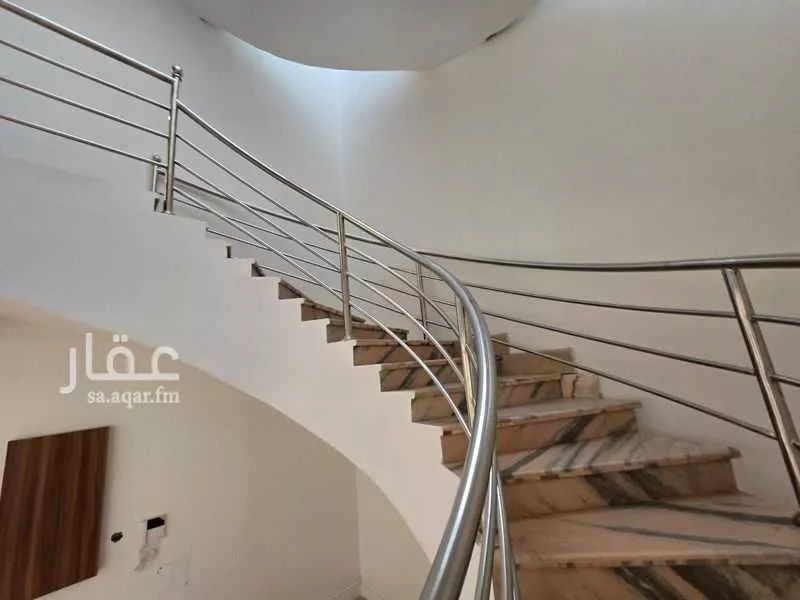 فيلا 6 غرف في العوالي 4