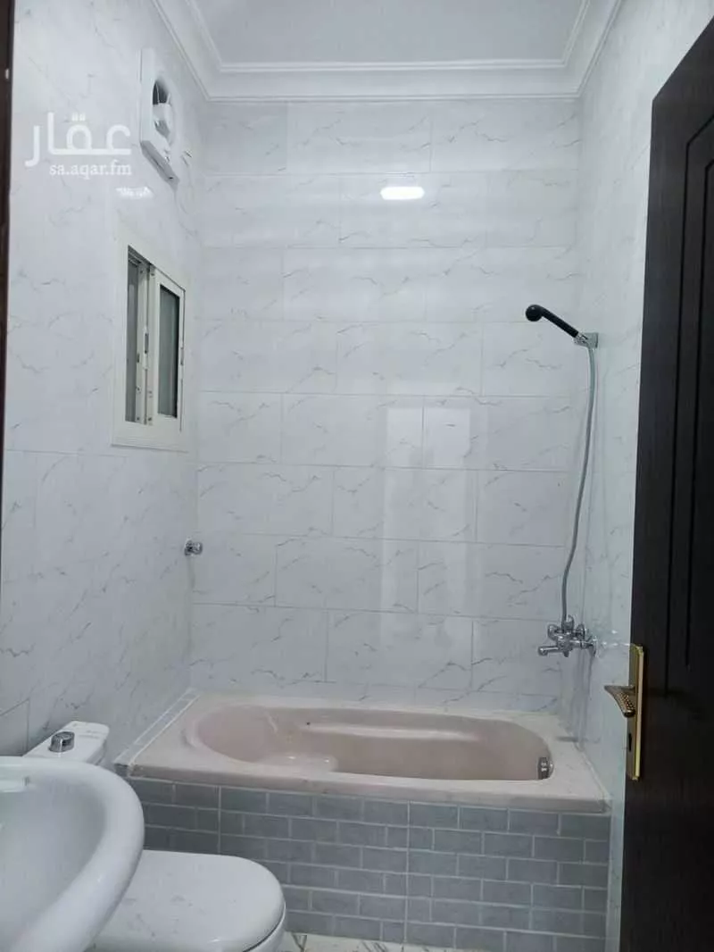 5 bedroom apartment in Al Ranuna, Madinah 5