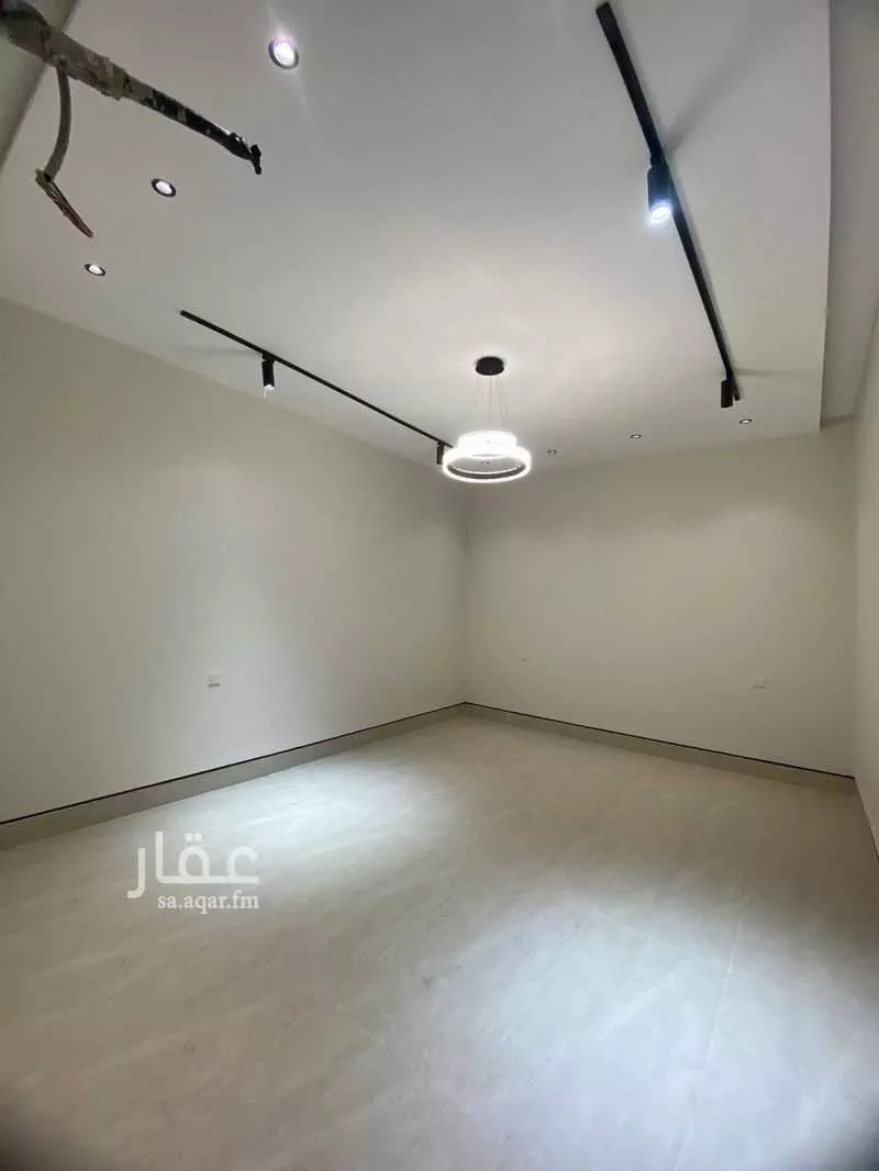 شقة 5 غرف في الدفاع 4