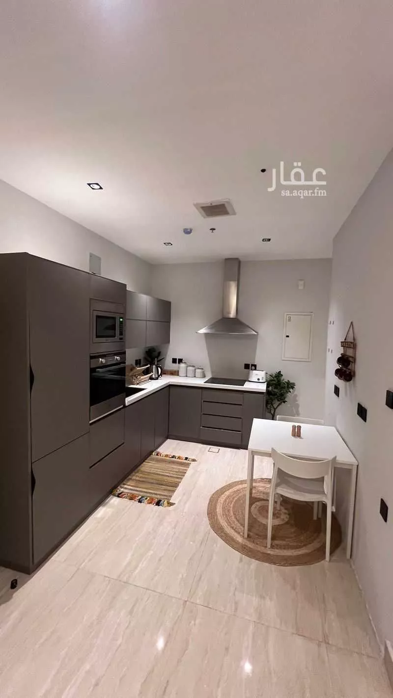 شقة 3 غرف في الملقا 4