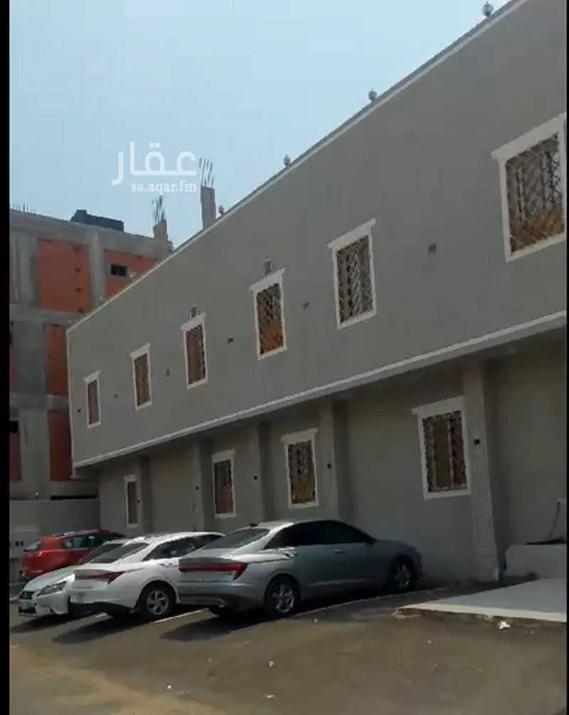 عمارة 900 م² في الملك فهد 4