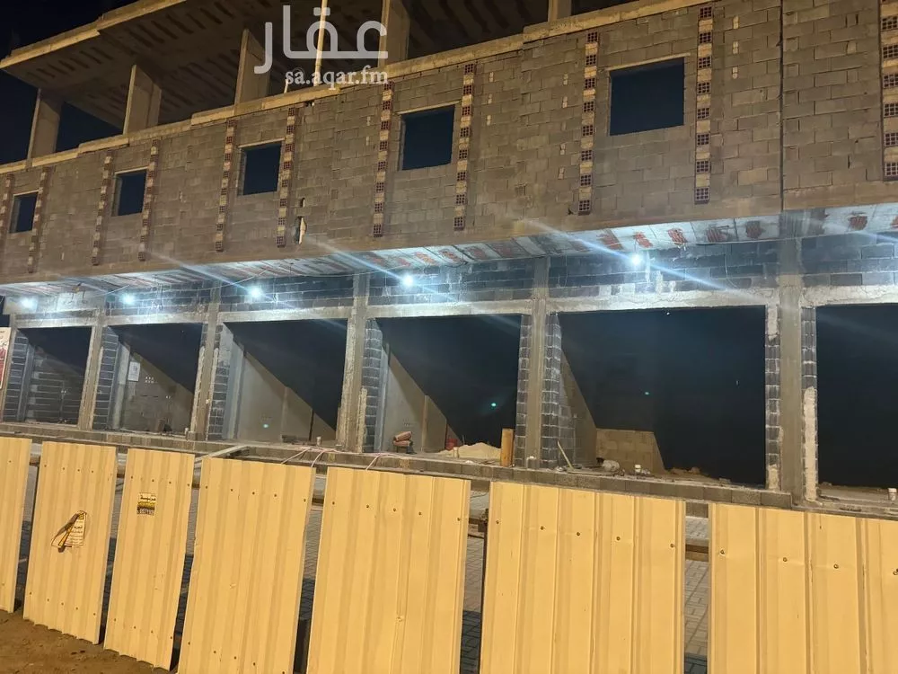 محل 478 م² في ورقان 3