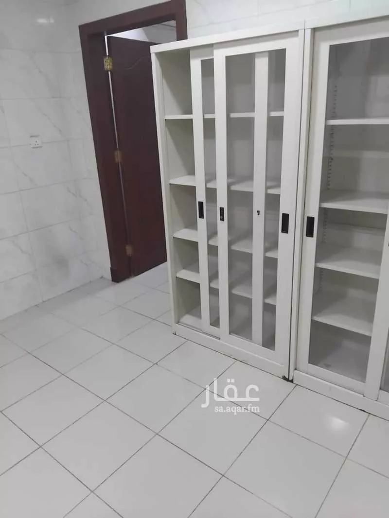 شقة 6 غرف في الحمرا 3