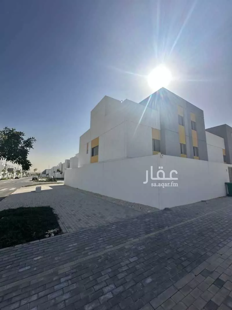 فيلا 7 غرف في العارض 3