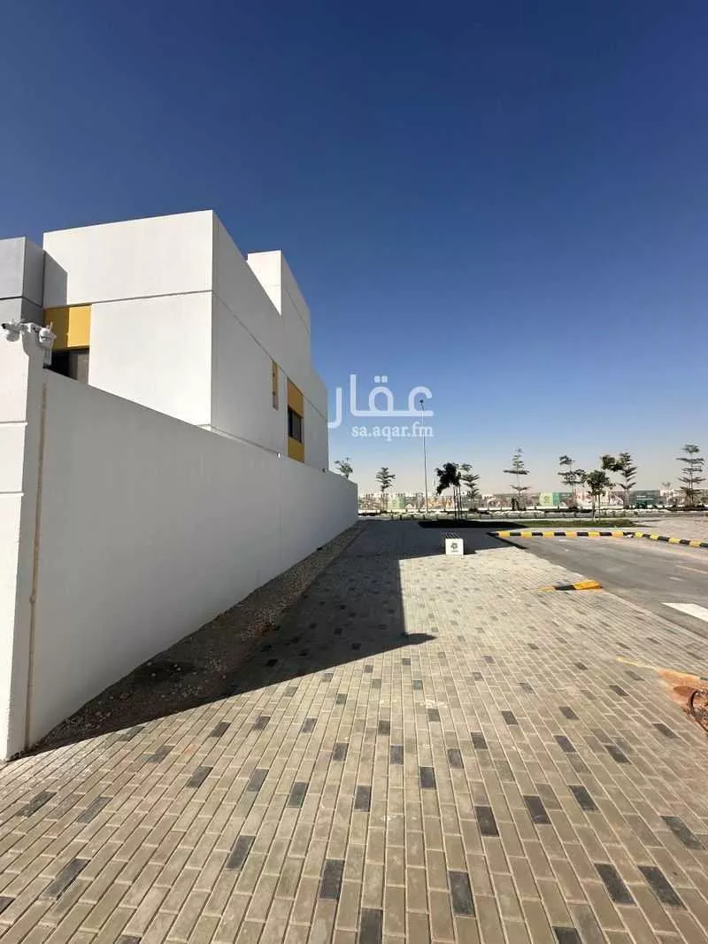 فيلا 7 غرف في العارض 5