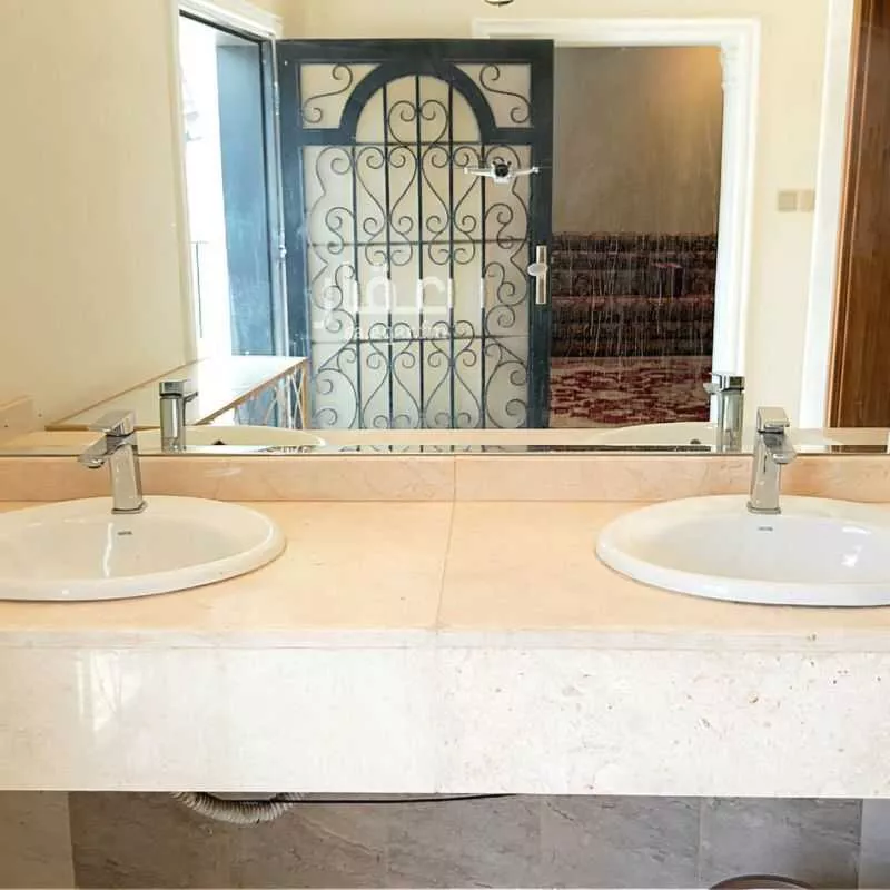 فيلا 8 غرف في النوارية 3