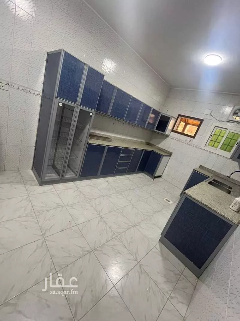 6 bedroom apartment in Al Salamah 5