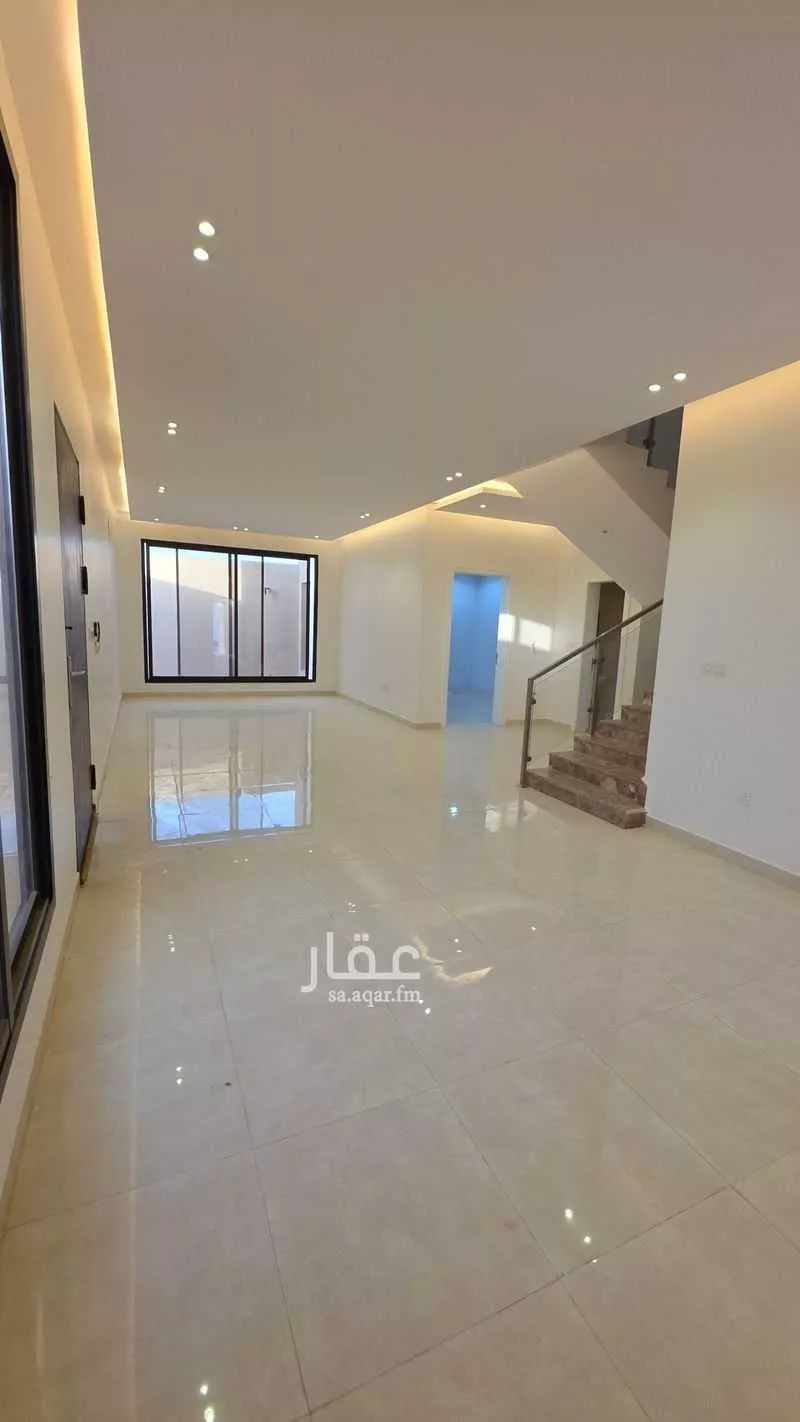 فيلا 4 غرف في العارض 3