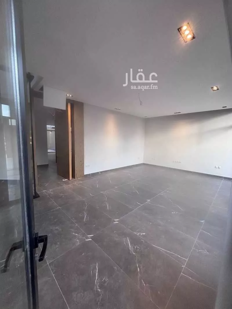 فيلا 5 غرف في العارض 4