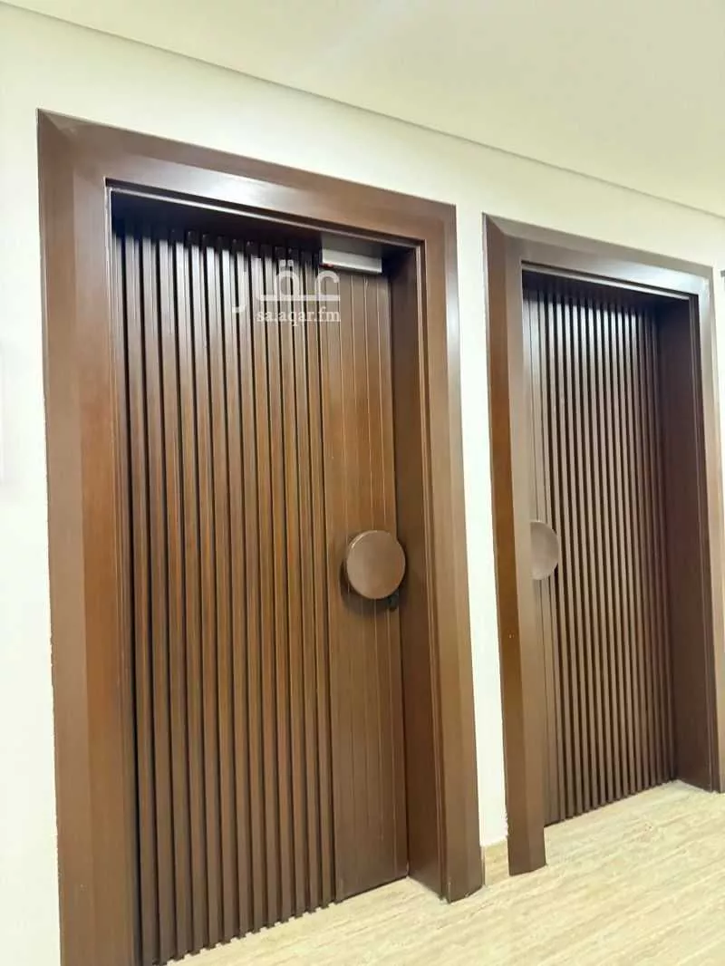 مكتب 1960 م² في الخليج 5