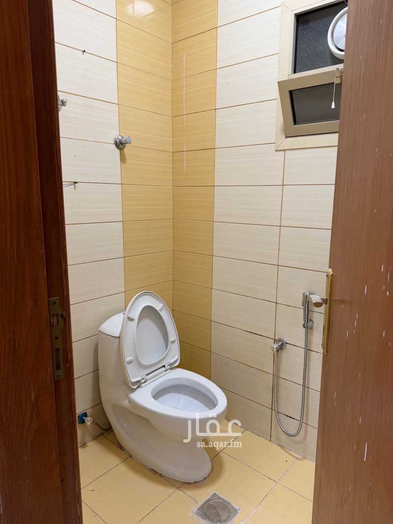 4 bedroom apartment in King Abdul Aziz, Riyadh 6