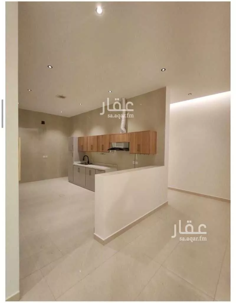 5 bedroom villa in Irqah 5