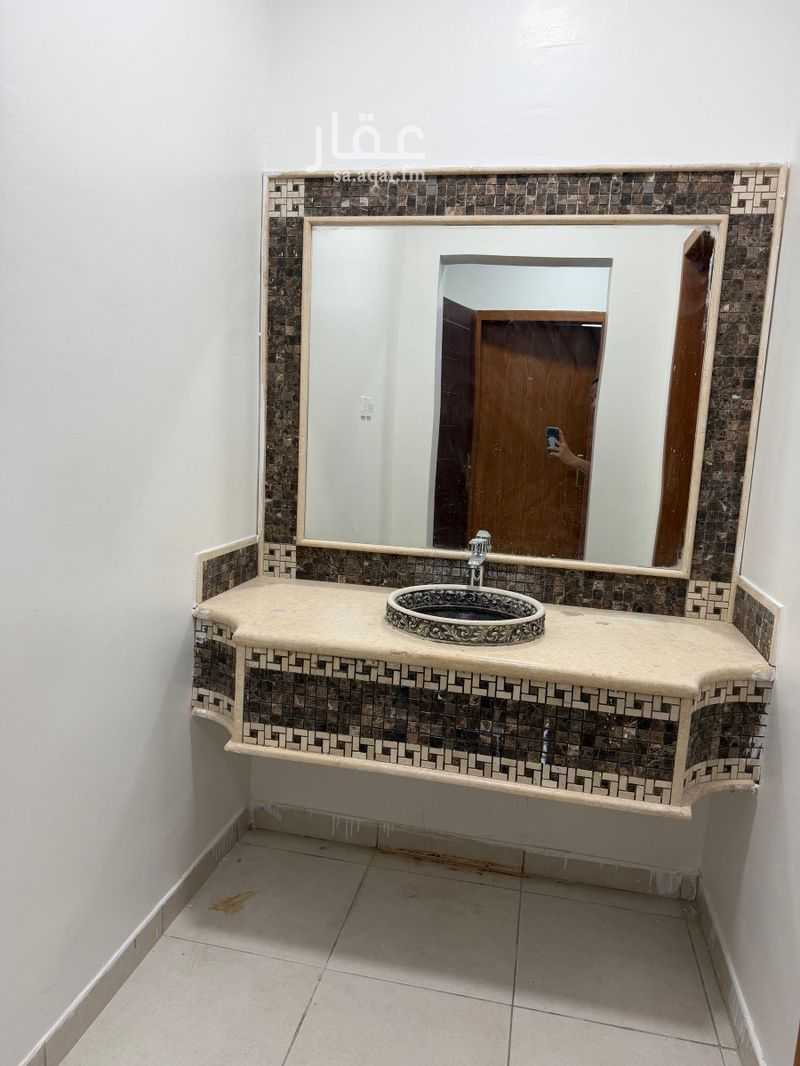 4 bedroom apartment in King Abdul Aziz, Riyadh 7