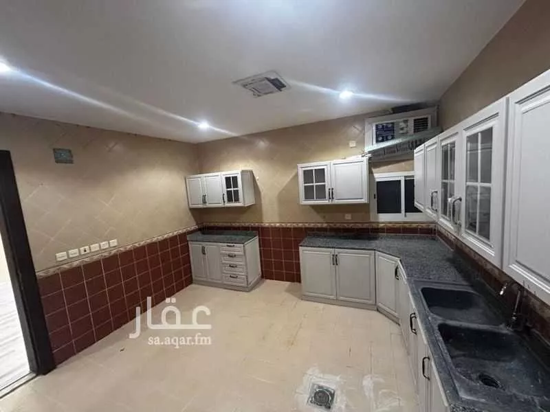 عمارة 312 م² في عرقة 2