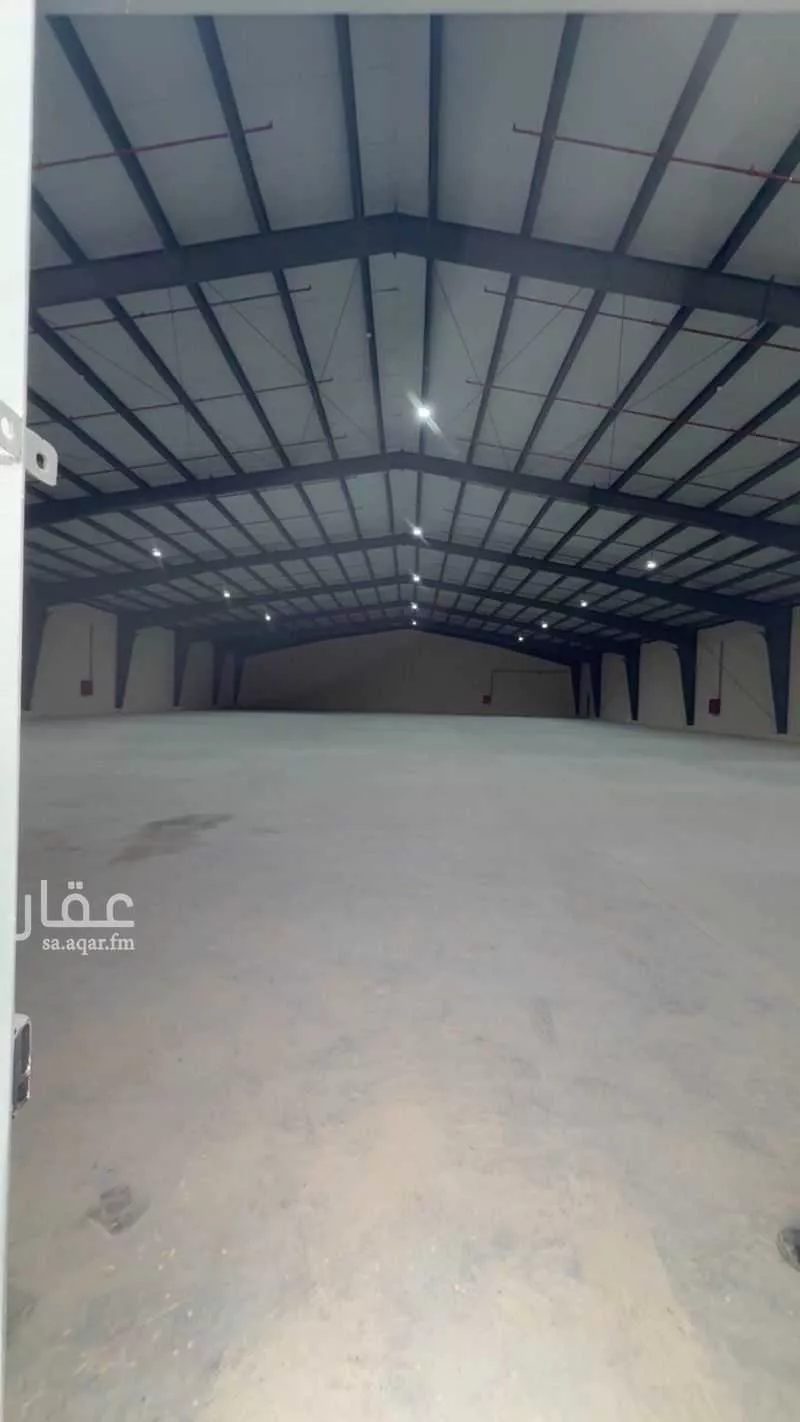 مستودع 3825 م² في السلي 2