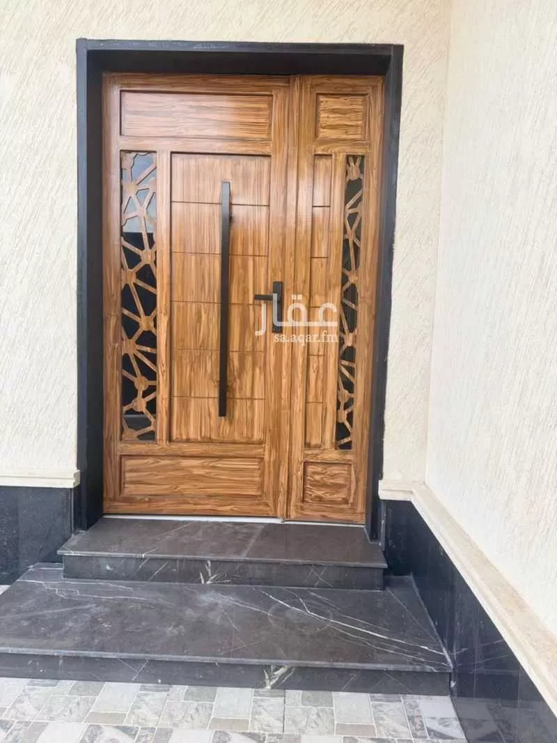 فيلا 8 غرف في المهدية 5