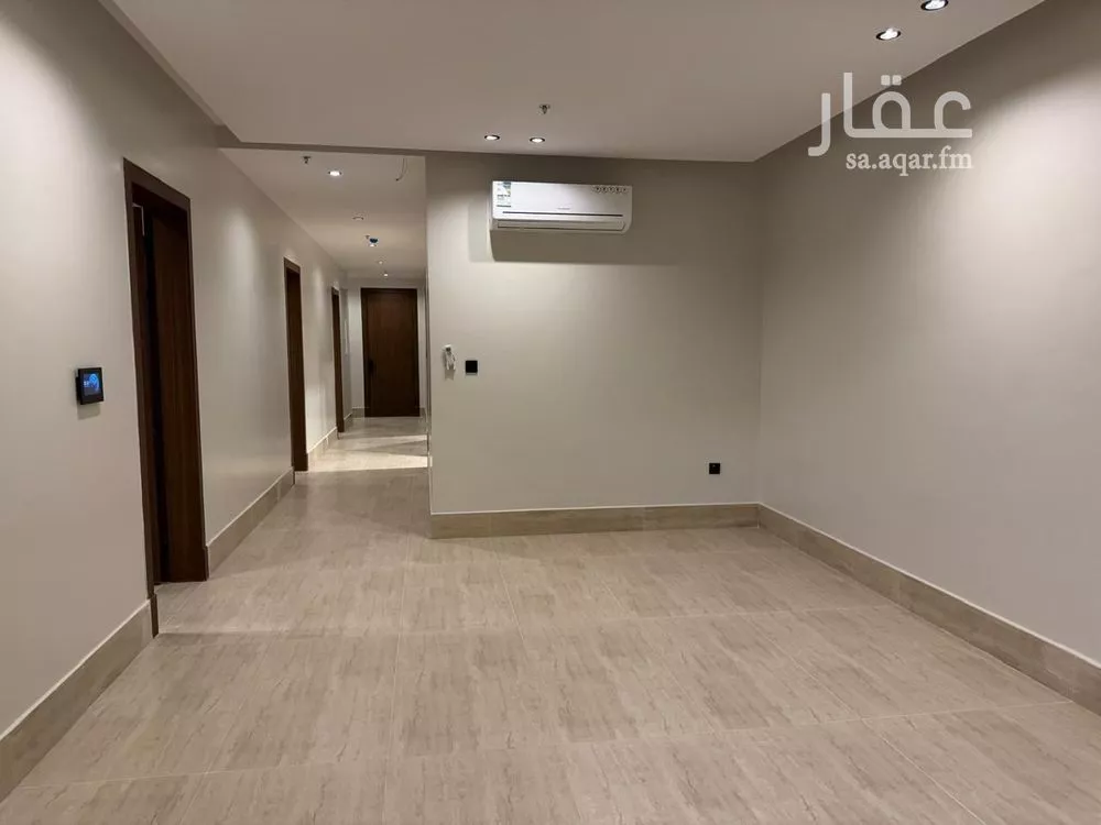 شقة 3 غرف في الحمرا 4