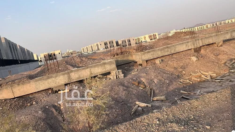 أرض 500 م² في المطار 4