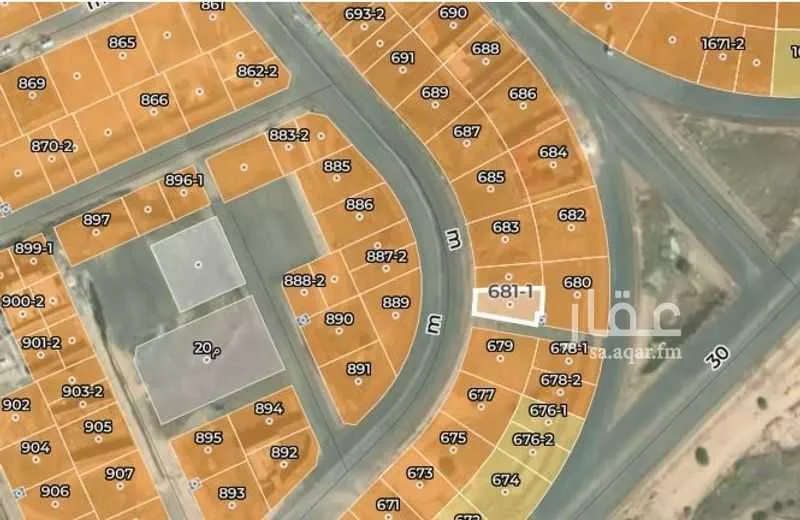 أرض 388 م² في المطار 2