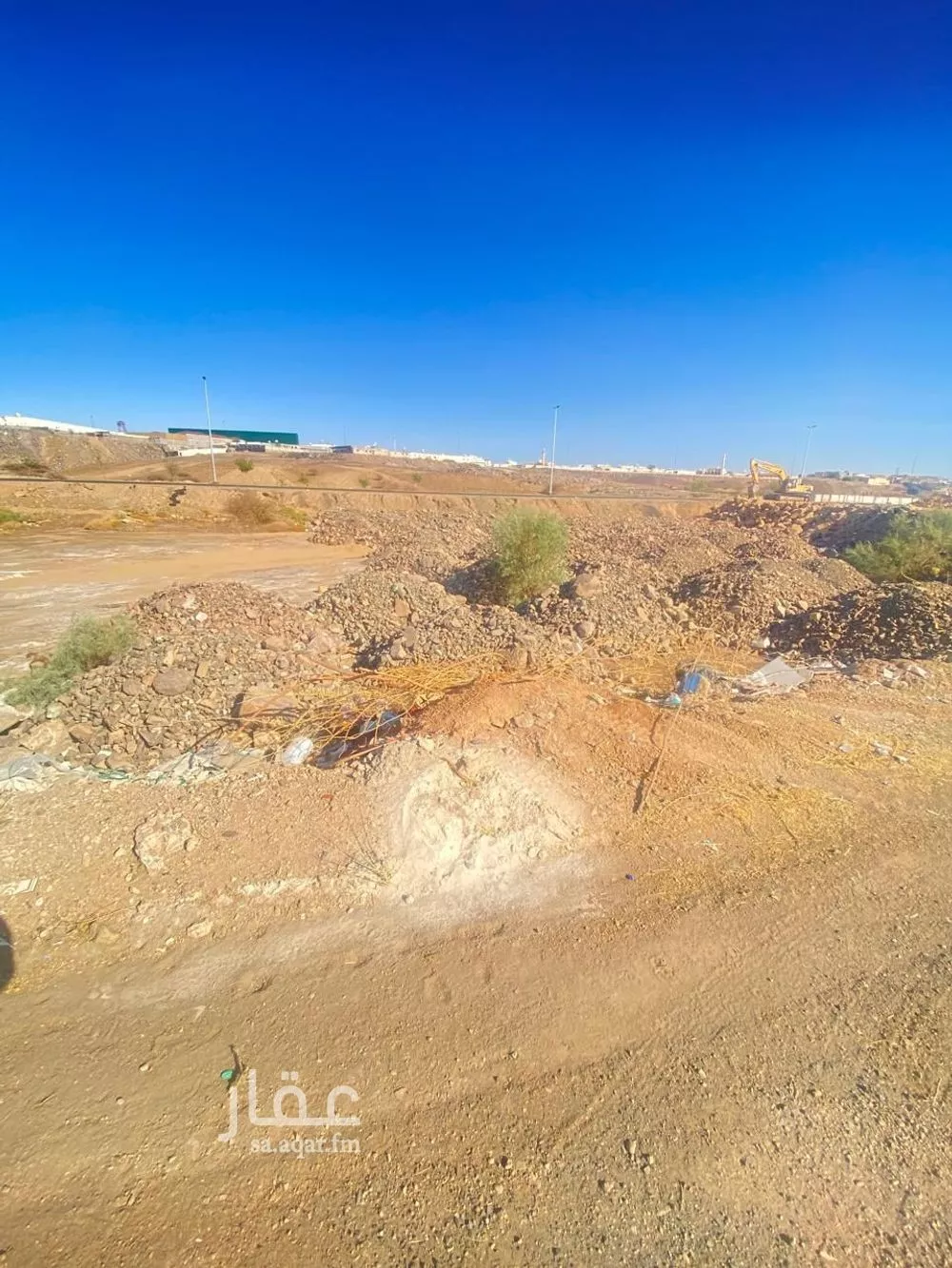 أرض 300 م² في المطار 5
