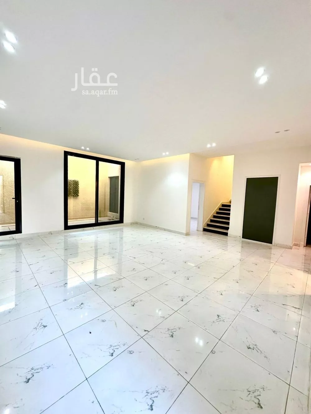 فيلا 6 غرف في العارض 5