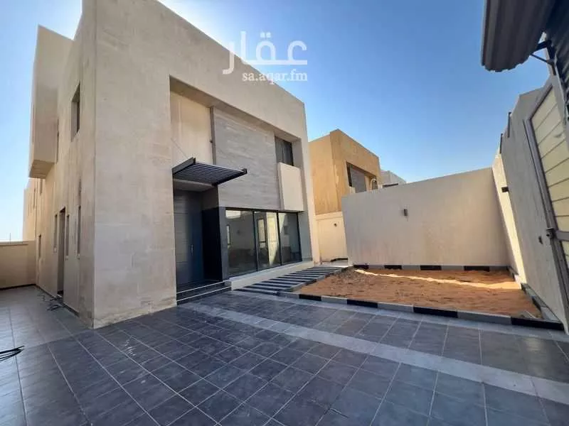 فيلا 5 غرف في البحيرة 3