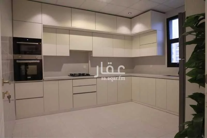 شقة 3 غرف في الحمرا 4