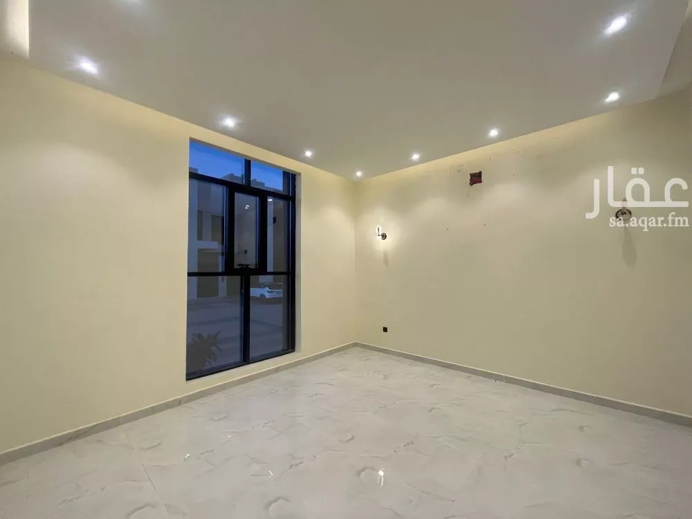 فيلا 8 غرف في المهدية 5