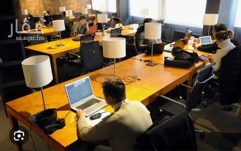 محل 400 م² في الندى 2