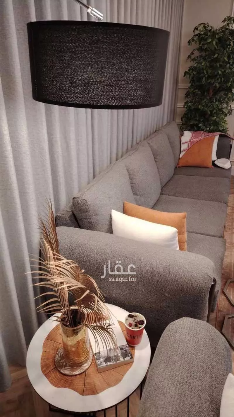 5 bedroom villa in Dahiat King Fahd 3